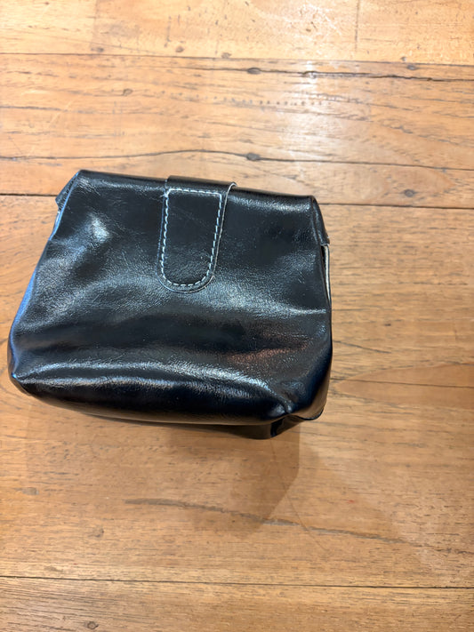 鈕扣ㄇ型小方包
